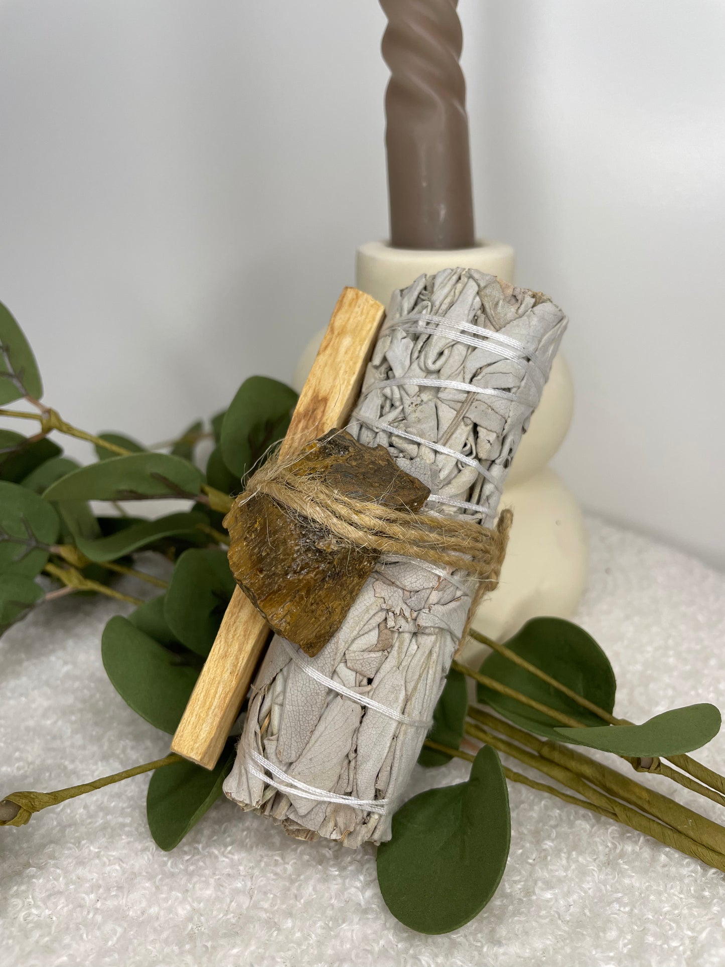 Räucherbündel – Weißer Salbei, Palo Santo & Rohkristall