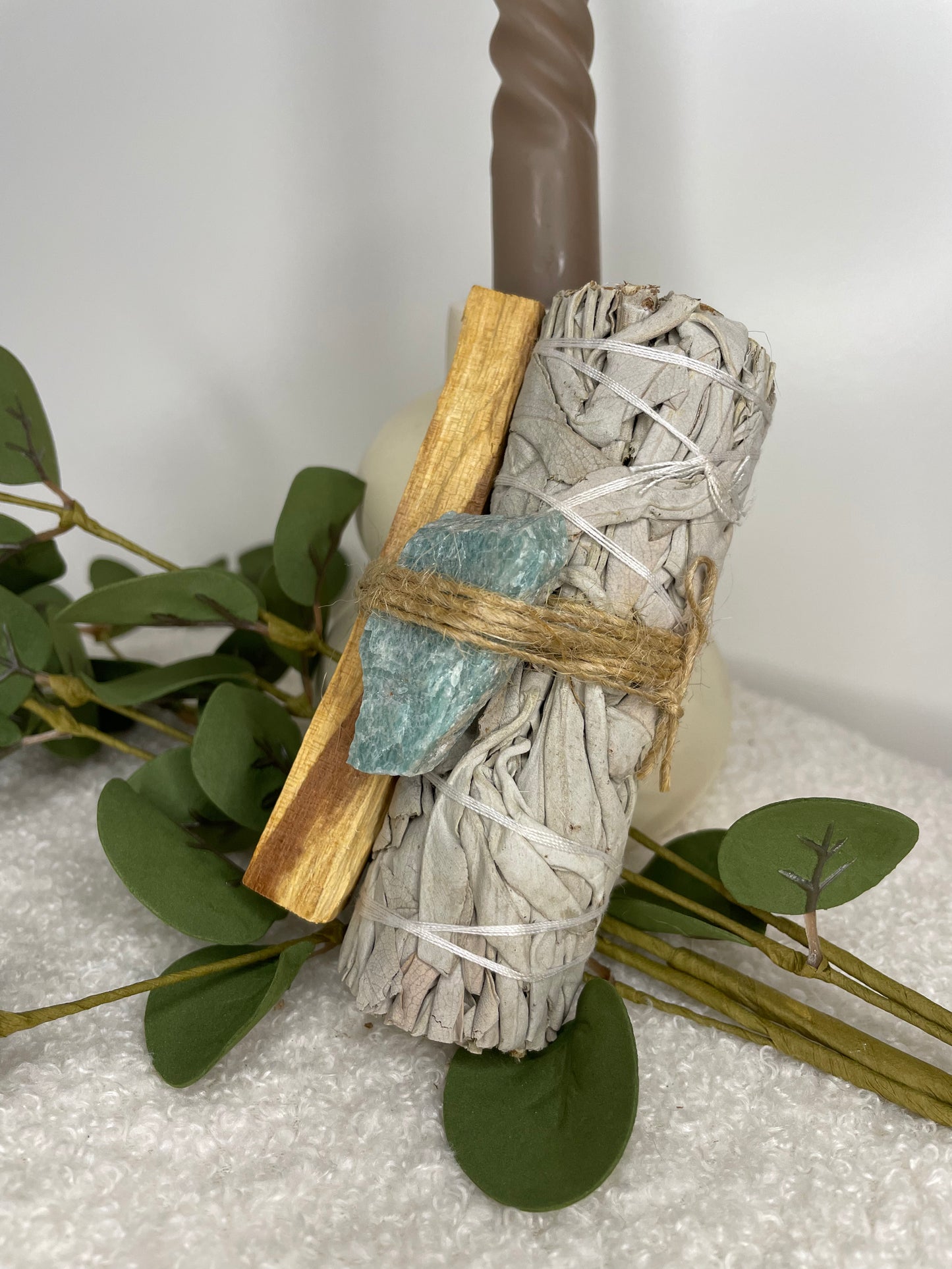 Räucherbündel – Weißer Salbei, Palo Santo & Rohkristall