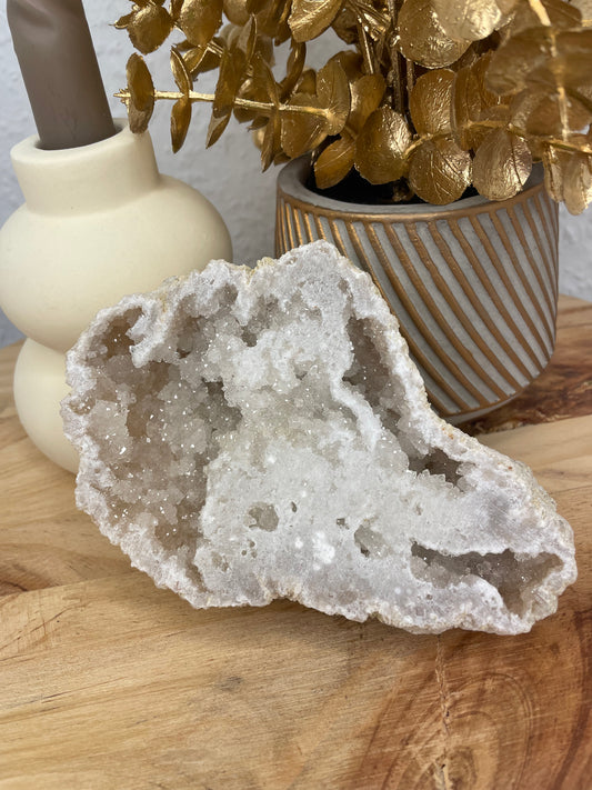 Wunderschöner Geoden Cluster mit funkelnden Kristallen