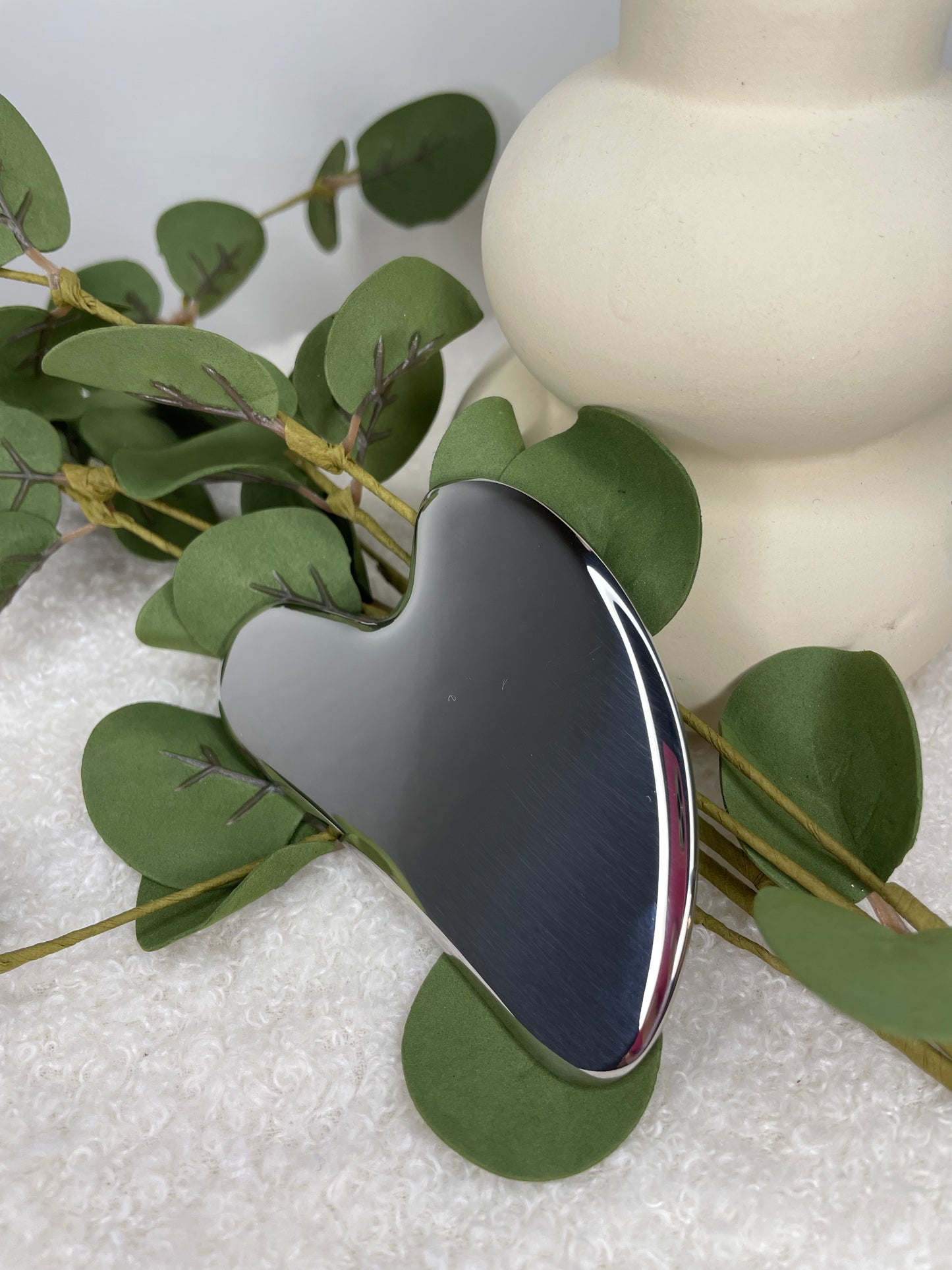 Edelstahl Gua Sha – Dein Ritual für Entspannung und Energiefluss
