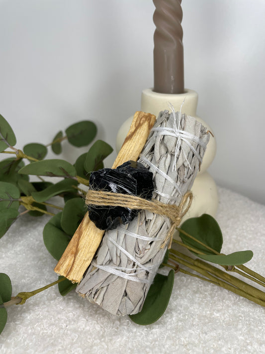 Räucherbündel – Weißer Salbei, Palo Santo & Rohkristall