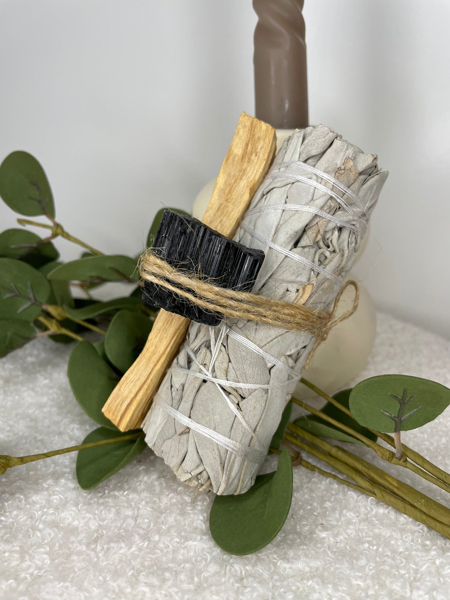 Räucherbündel – Weißer Salbei, Palo Santo & Rohkristall