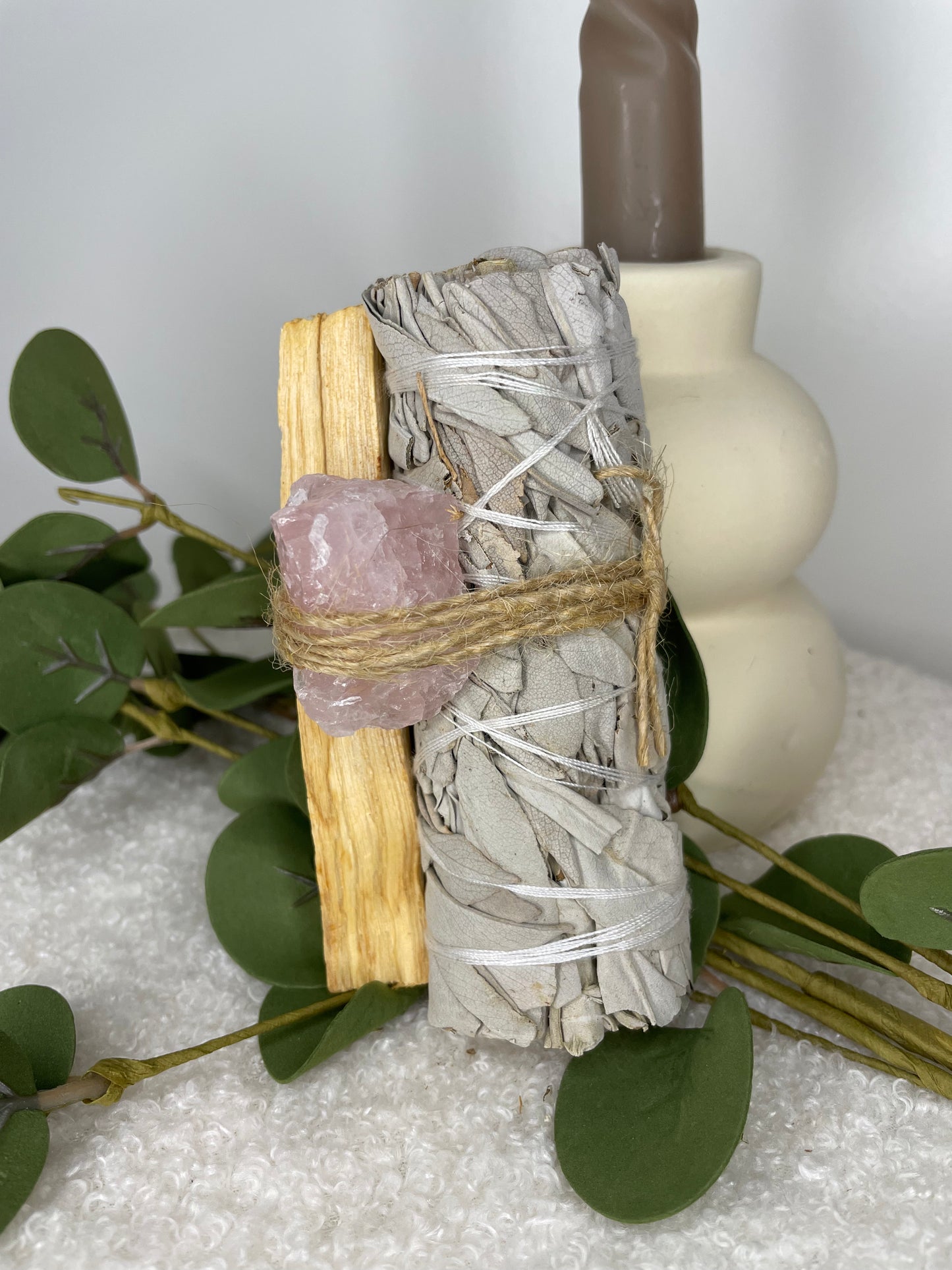 Räucherbündel – Weißer Salbei, Palo Santo & Rohkristall