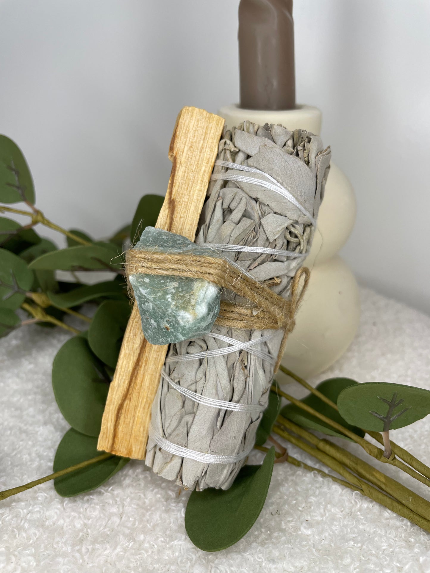 Räucherbündel – Weißer Salbei, Palo Santo & Rohkristall
