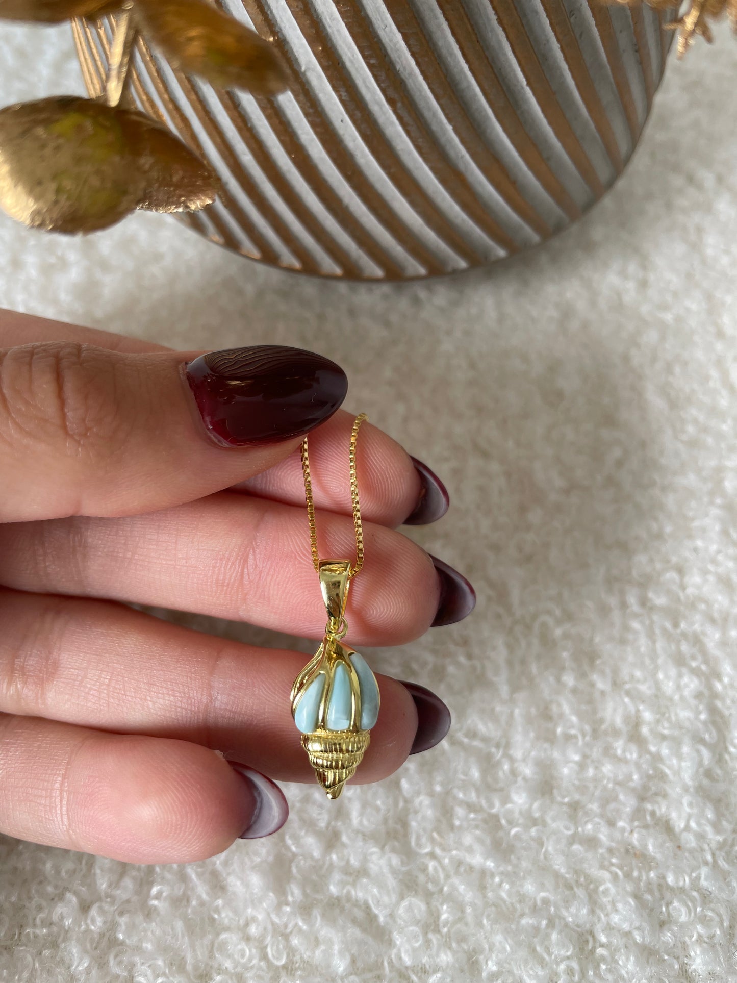 Muschelanhänger Larimar vergoldet